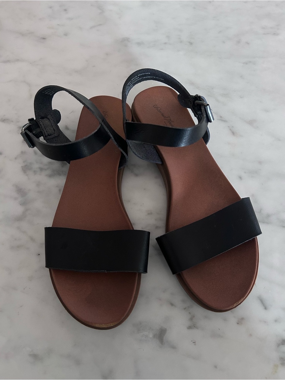 Universal Thread Black Ankle-Strap Sandals Size 7